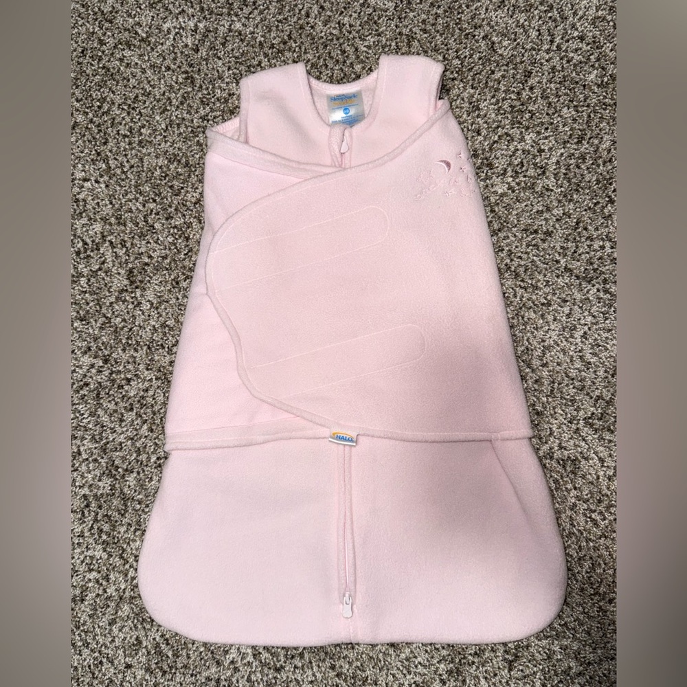 Newborn 0-3M Halo SleepSack Swaddle Light Pink Front Zipper and Velcro Closure
